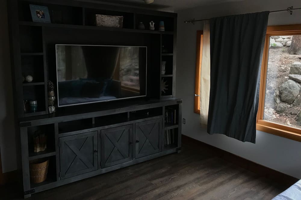 Photo of Bedroom in Grand View Highlands