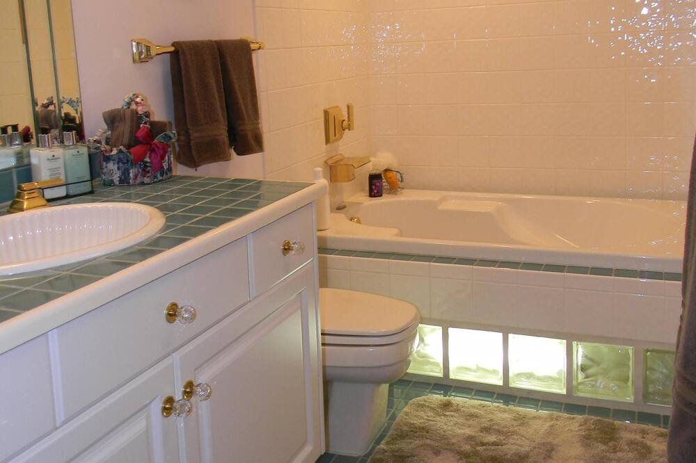 Photo of Bathroom in East Colorado Springs