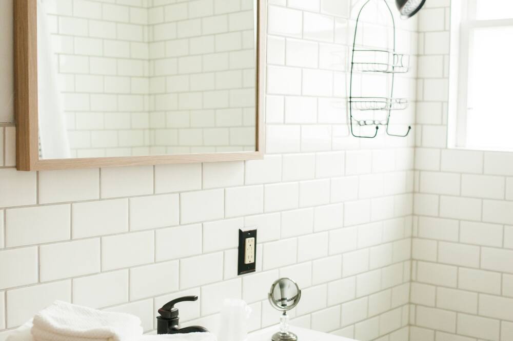 Photo of Bathroom in Palisade