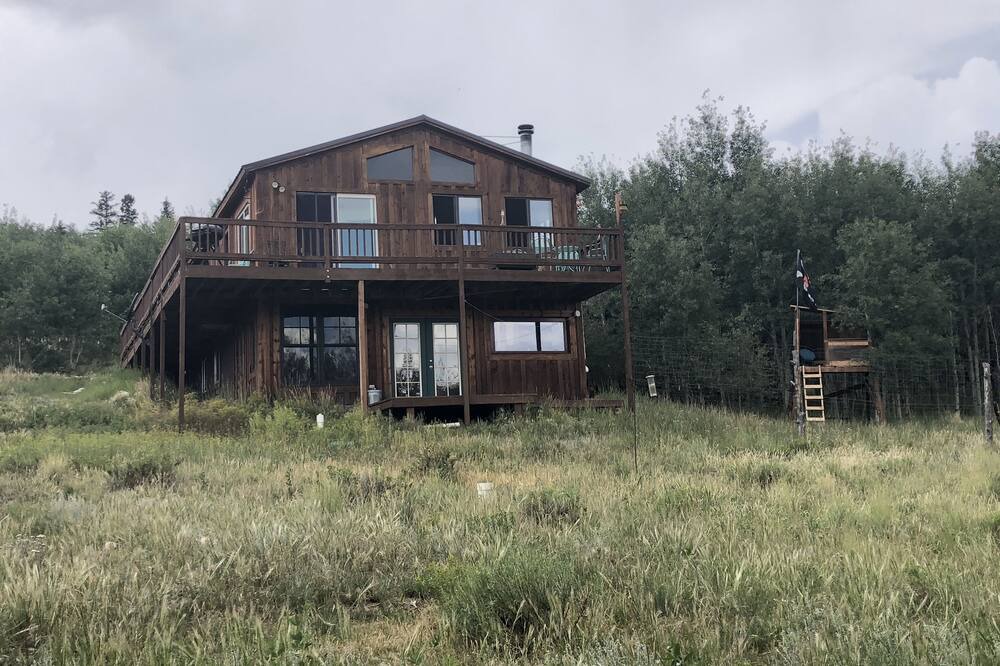 Photo of Outdoor in Michigan Hill