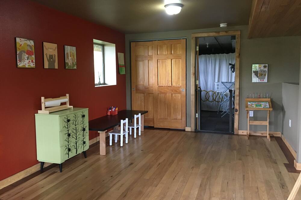 Photo of Bedroom in Michigan Hill