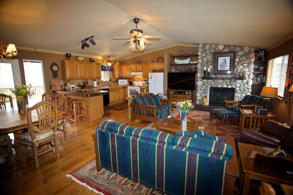 Photo of Livingroom in San Juan River Village