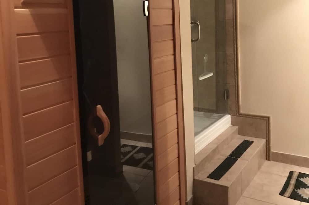 Photo of Bathroom in Twin Creek Village
