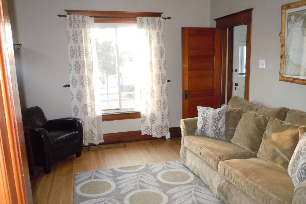Photo of Livingroom in Sunnyside
