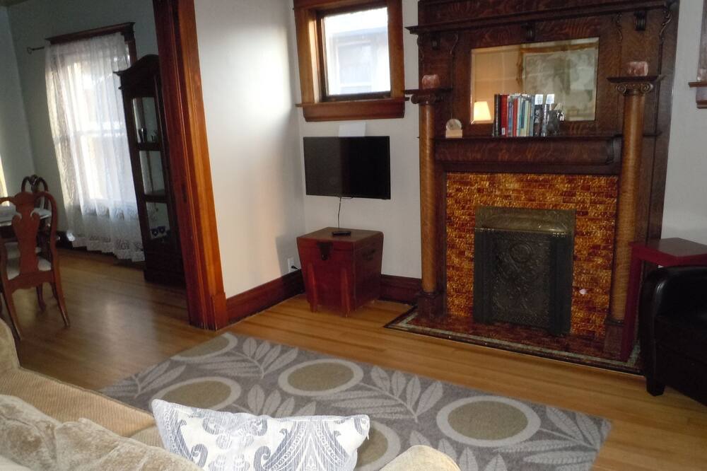 Photo of Livingroom in Sunnyside