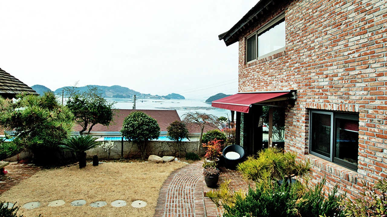 Photo of Others in Mioji