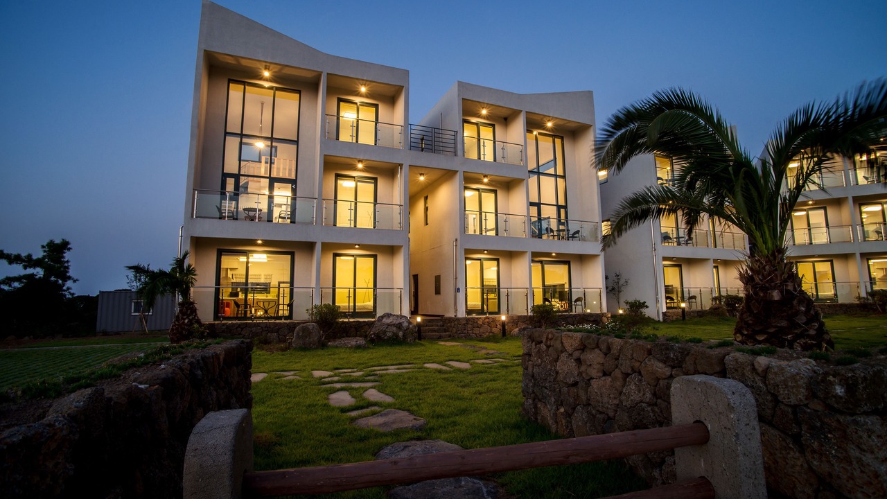 Photo of Outdoor in Hallim