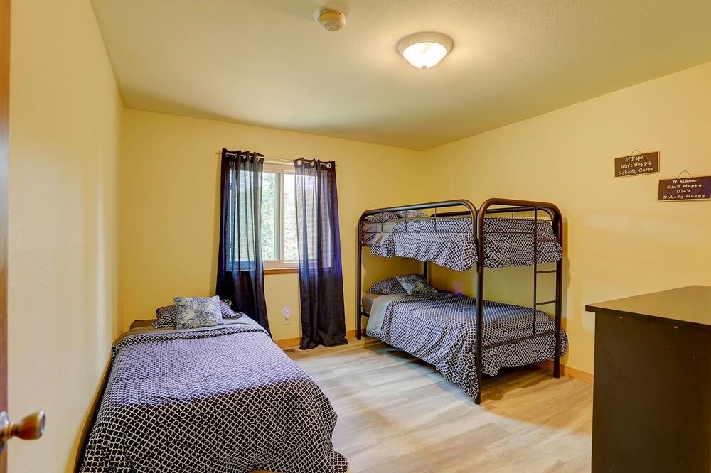 Photo of Bedroom in Spring Valley