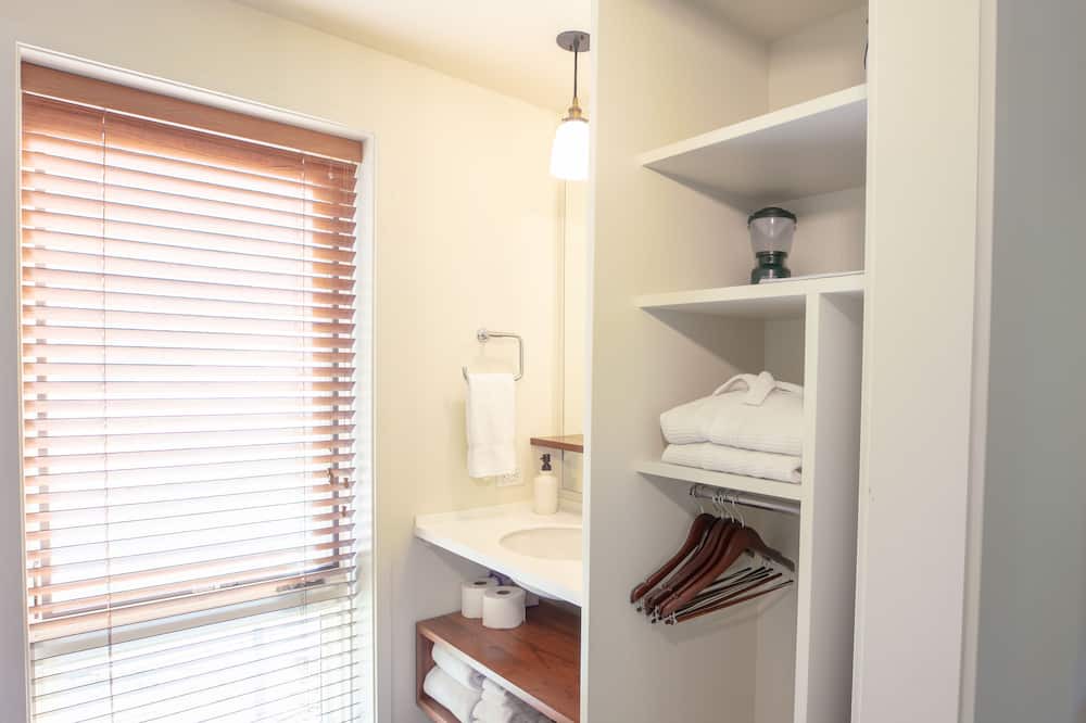 Photo of Bathroom in Green Mountain Falls