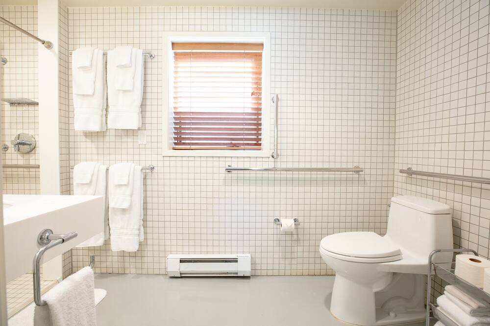 Photo of Bathroom in Green Mountain Falls