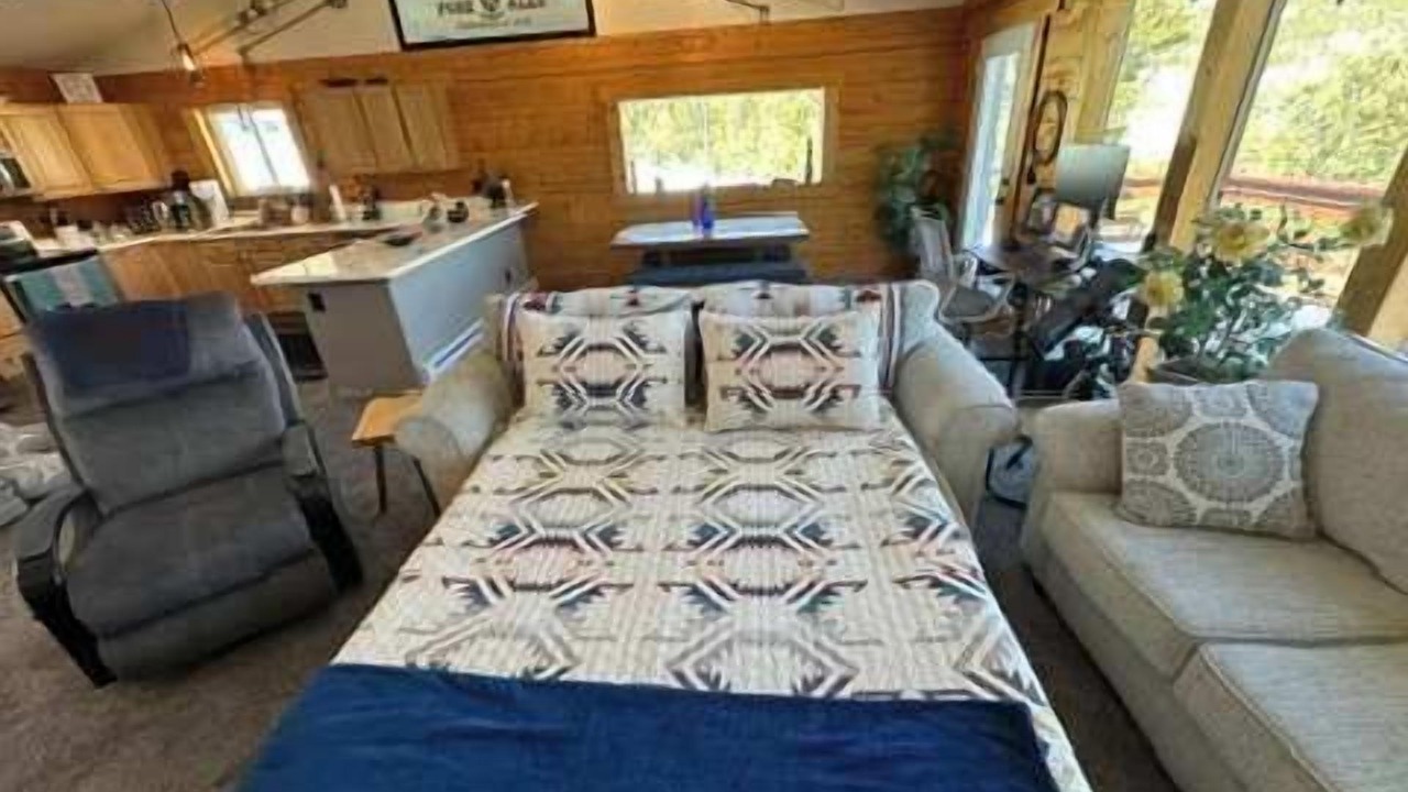 Photo of Livingroom in Saint Mary's