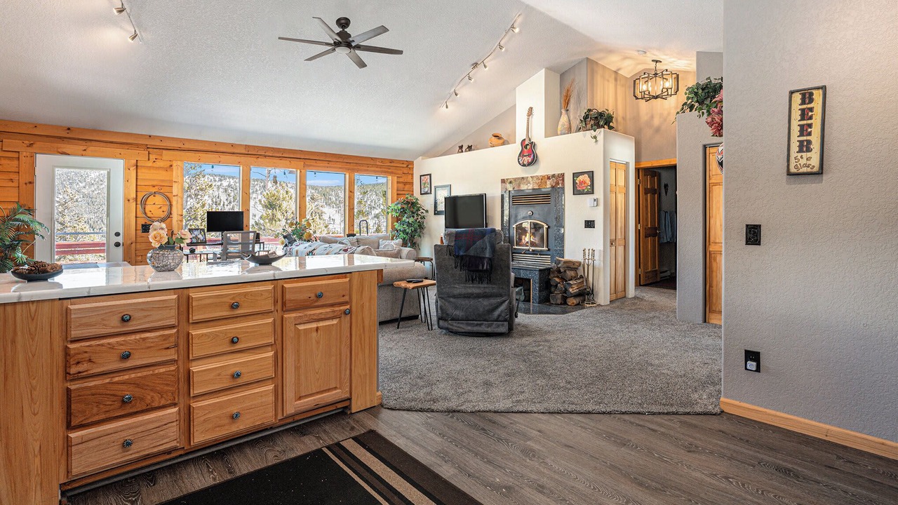 Photo of Livingroom in Saint Mary's