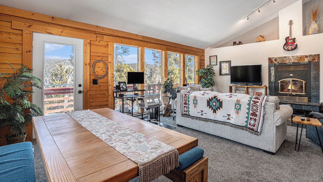 Photo of Livingroom in Saint Mary's