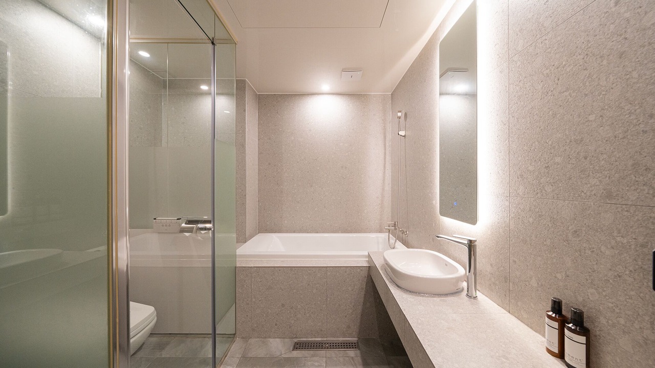 Photo of Bathroom in Guwol-dong