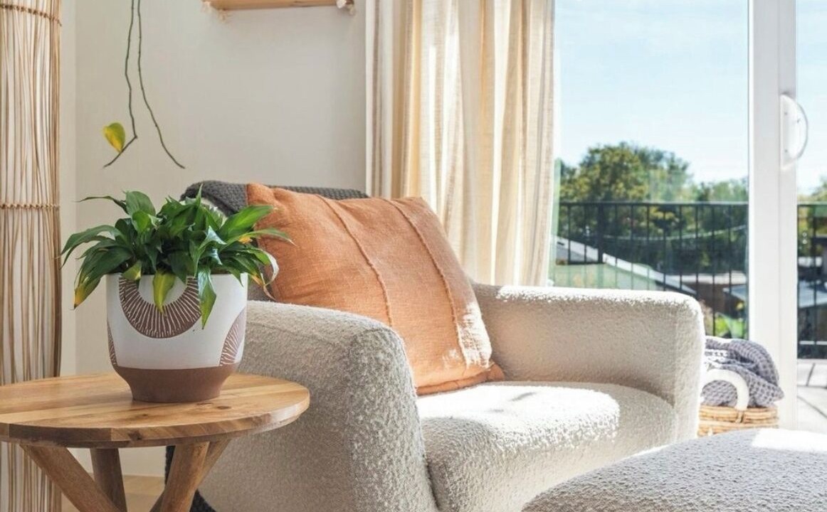 Photo of Livingroom in Arvada Plaza Area