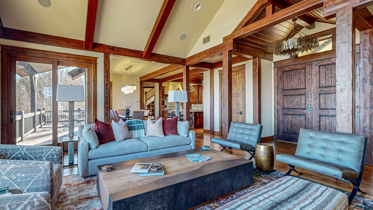 Photo of Livingroom in Edwards