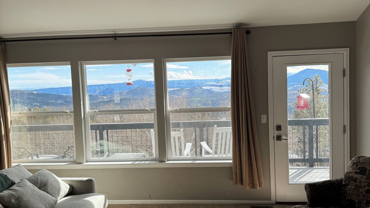 Photo of Livingroom in Kings Valley