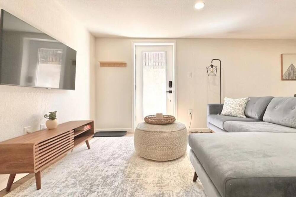 Photo of Livingroom in Alta Vista Area