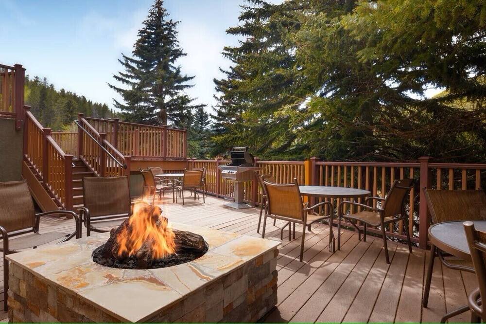 Photo of Outdoor in Highland Meadows