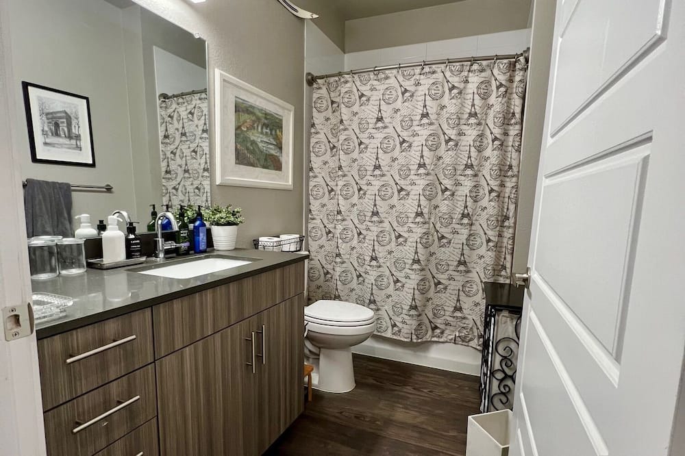 Photo of Bathroom in Golden