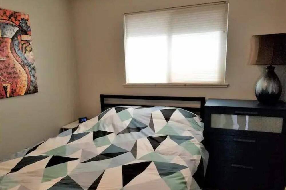 Photo of Bedroom in Jefferson Park