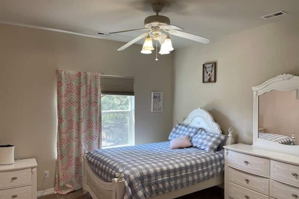 Photo of Bedroom in Northwest Colorado Springs
