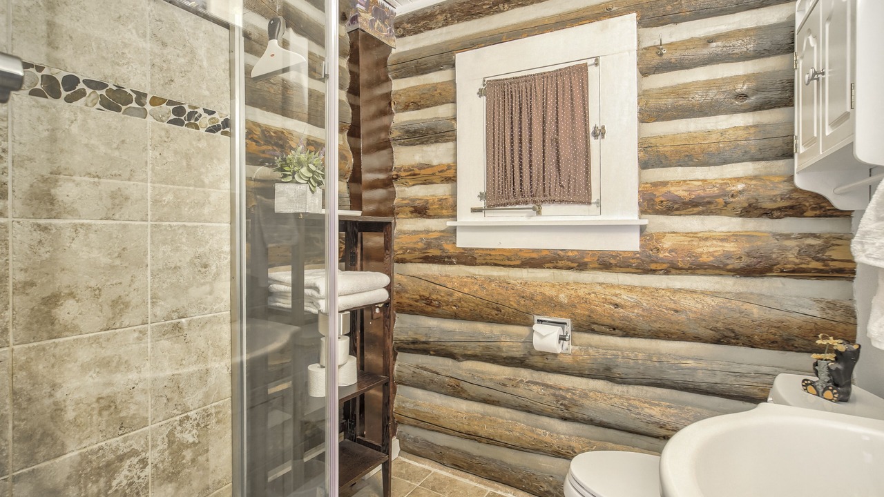 Photo of Bathroom in Cascade-Chipita Park