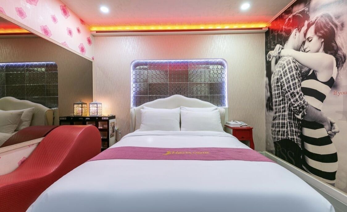 Photo of Bedroom in Downtown