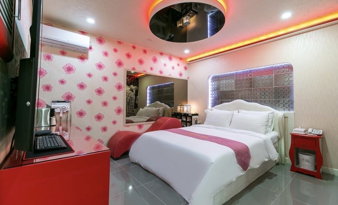 Photo of Bedroom in Downtown