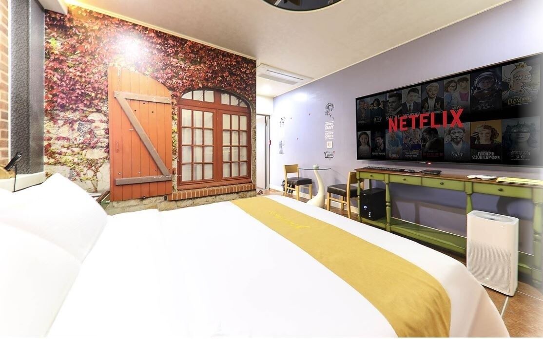 Photo of Bedroom in Downtown