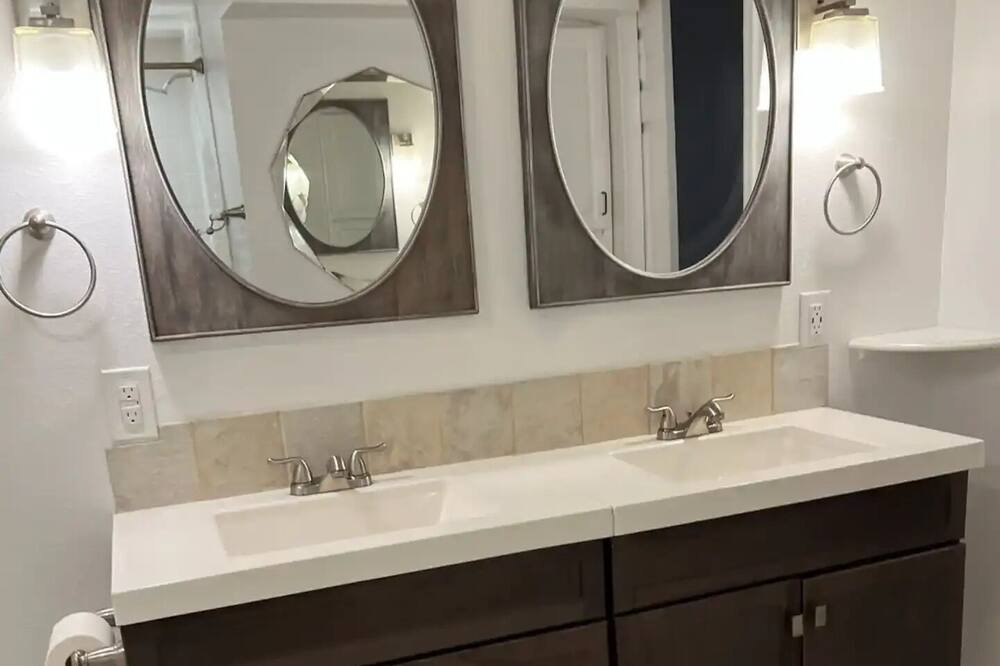 Photo of Bathroom in Alta Vista Area