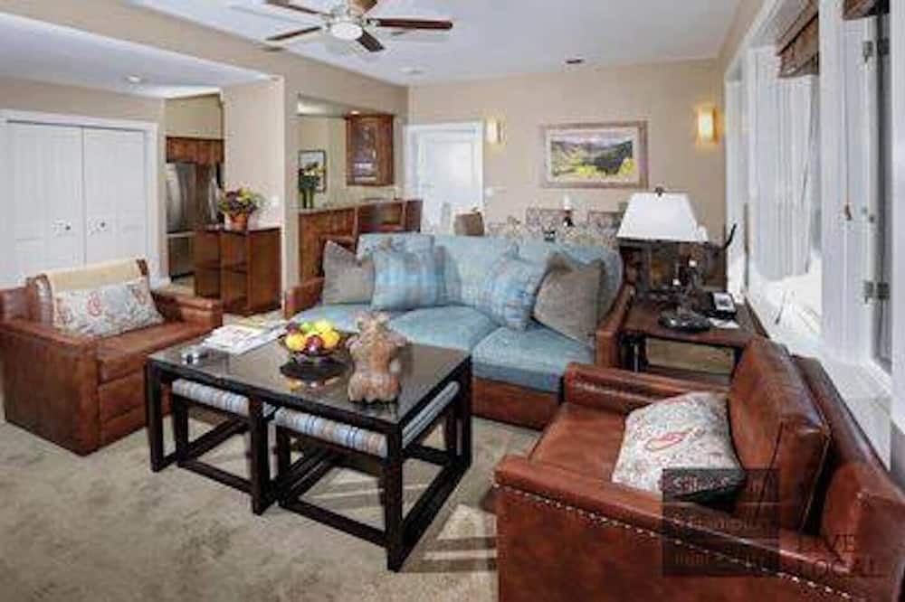 Photo of Livingroom in Beaver Creek