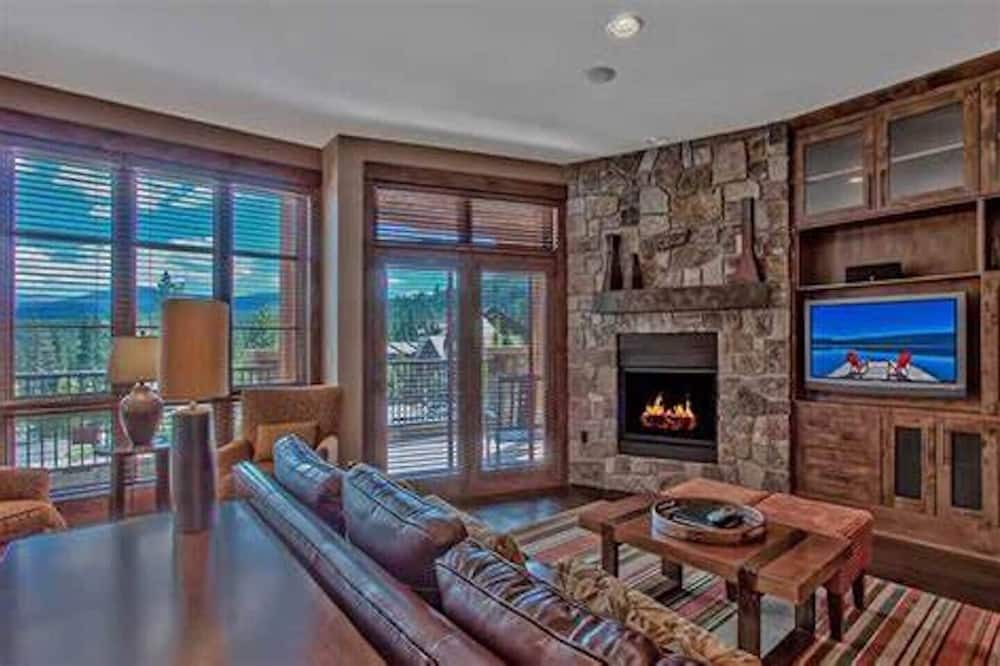 Photo of Livingroom in Beaver Creek