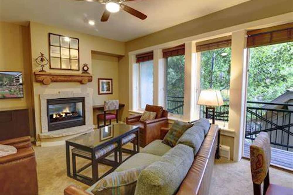Photo of Livingroom in Beaver Creek