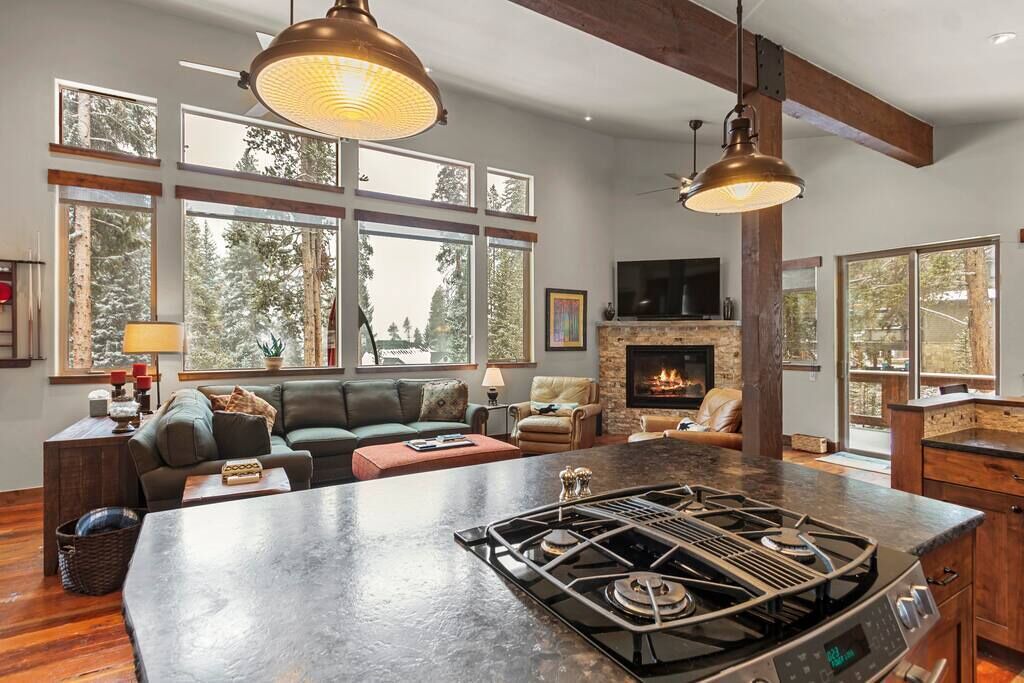 Photo of Livingroom in Lakeshore