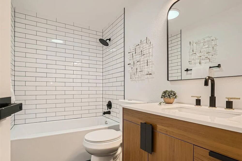 Photo of Bathroom in Ken Caryl Ranch Plains