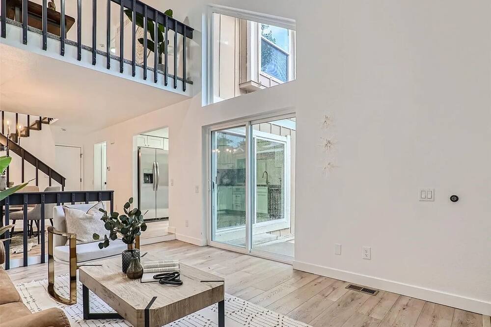 Photo of Livingroom in Ken Caryl Ranch Plains