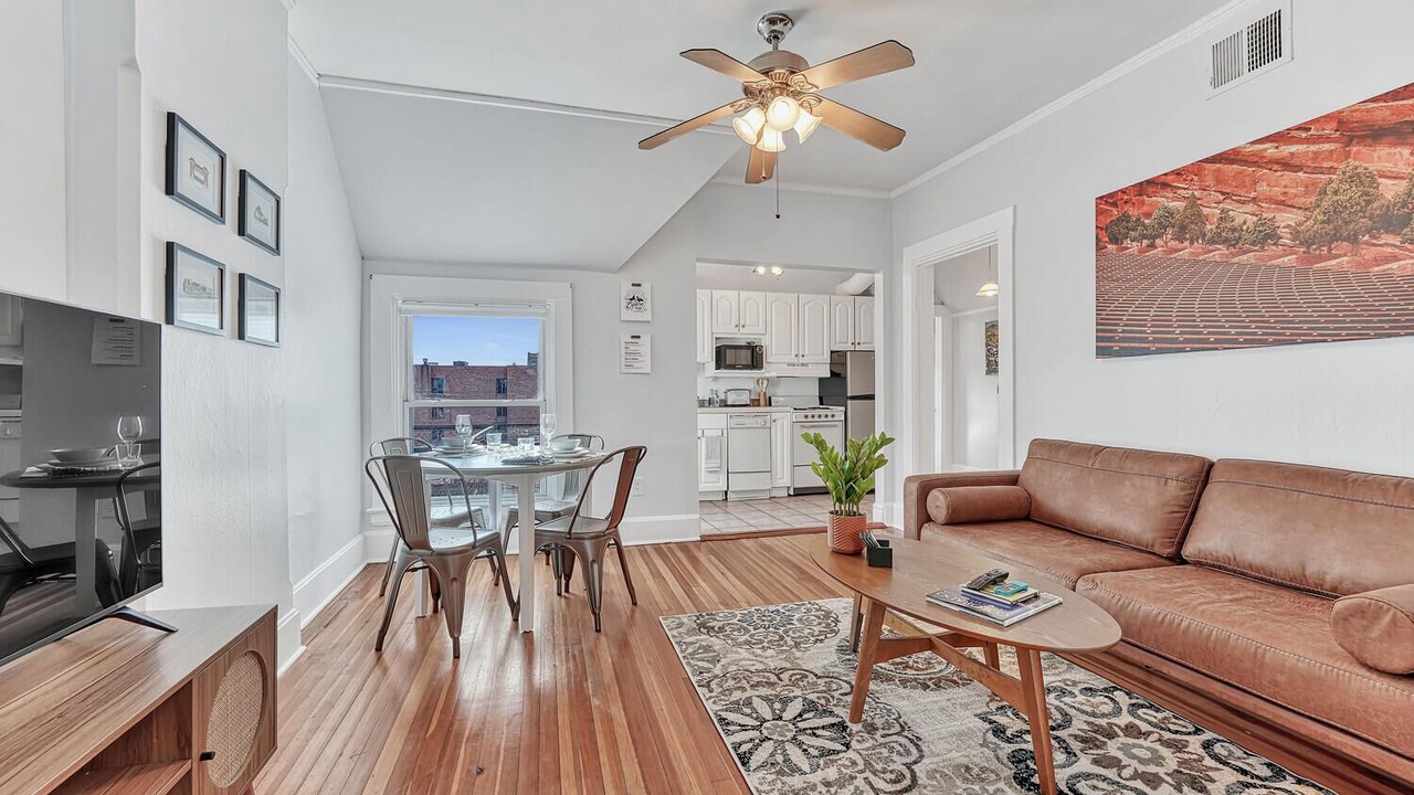 Photo of Livingroom in Uptown