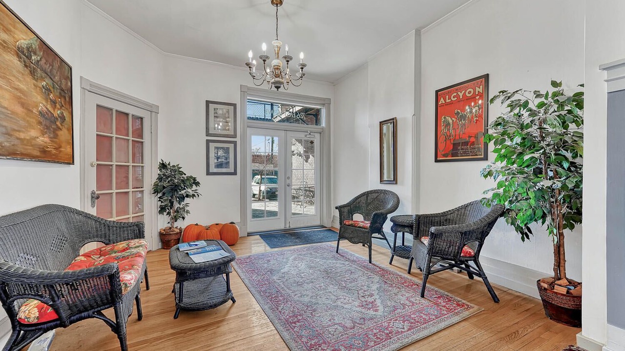 Photo of Livingroom in Uptown