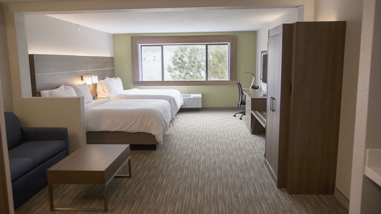 Photo of Bedroom in Northwest Colorado Springs