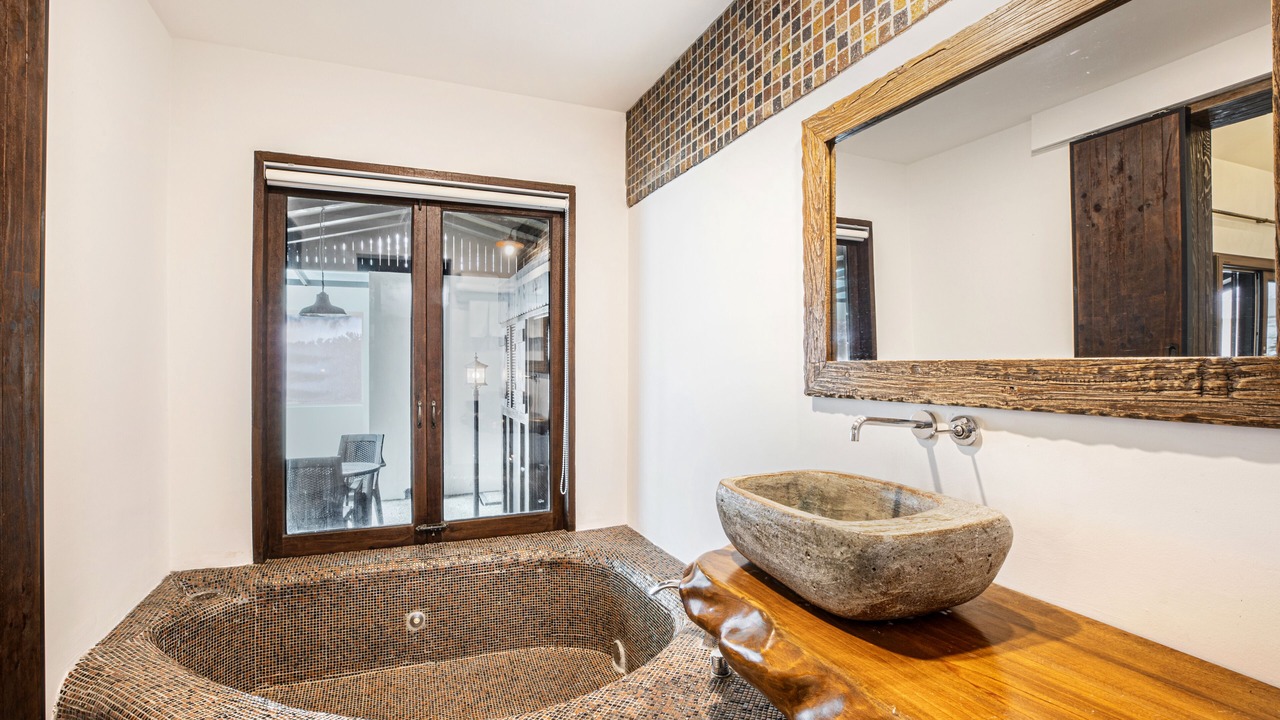 Photo of Bathroom in Aewol