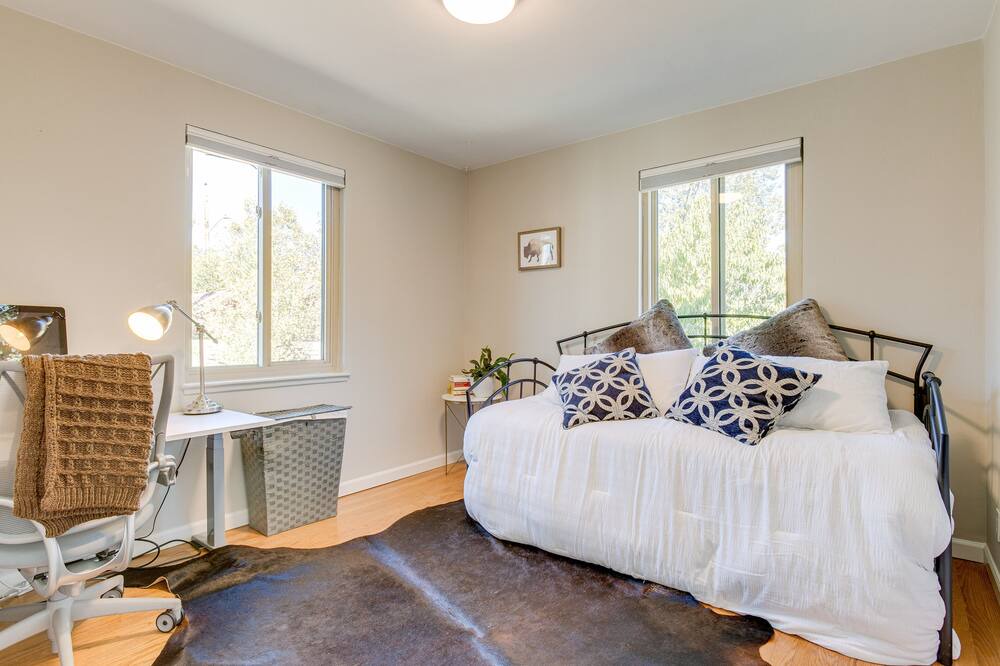 Photo of Bedroom in Edgewater