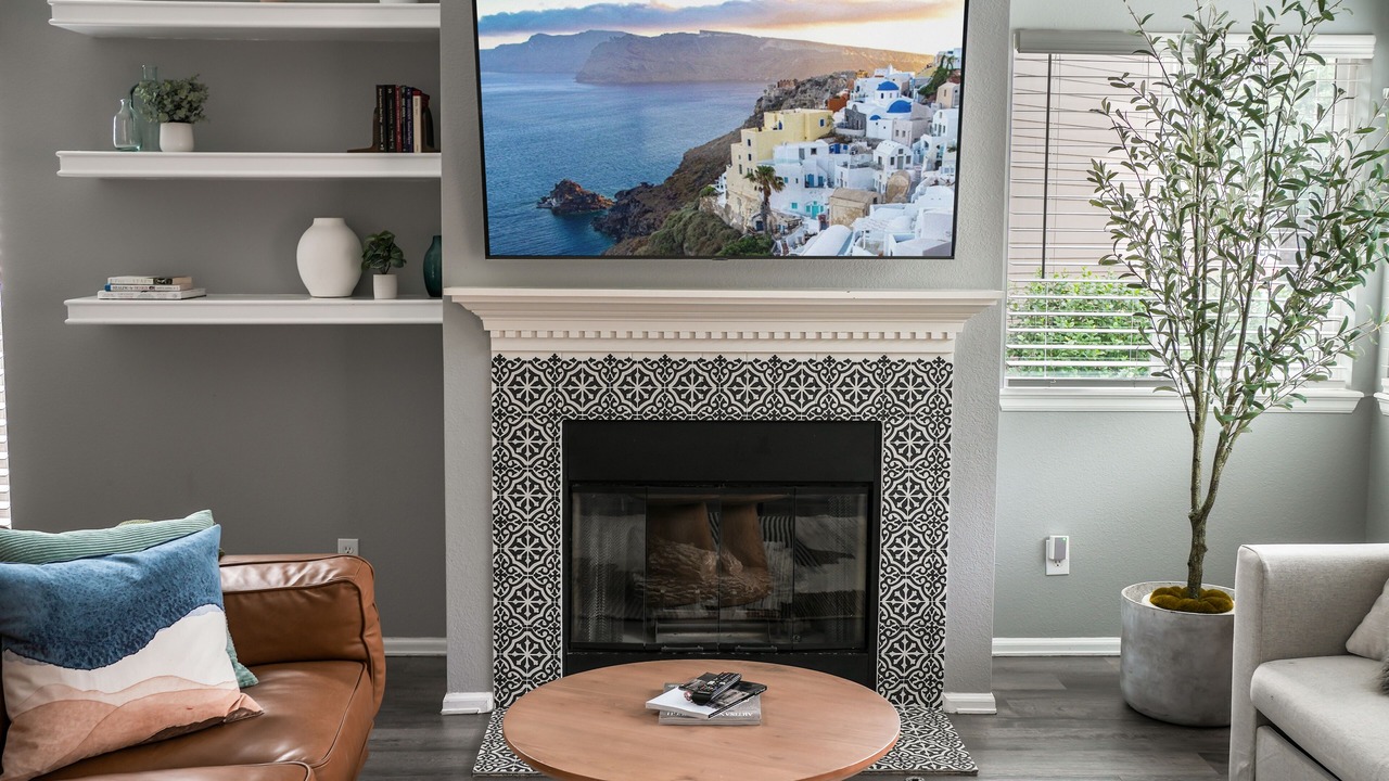 Photo of Livingroom in North Central Westminster