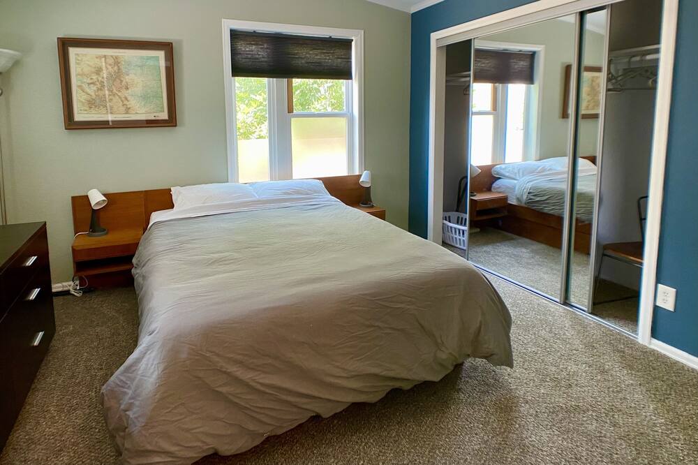 Photo of Bedroom in Cole