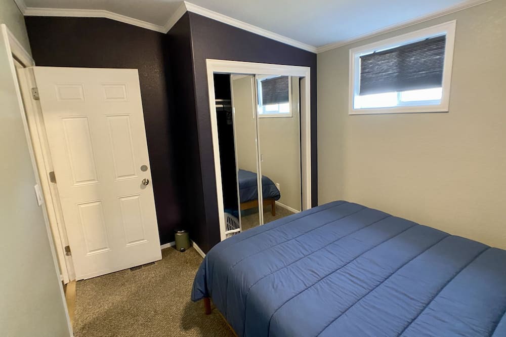 Photo of Bedroom in Cole