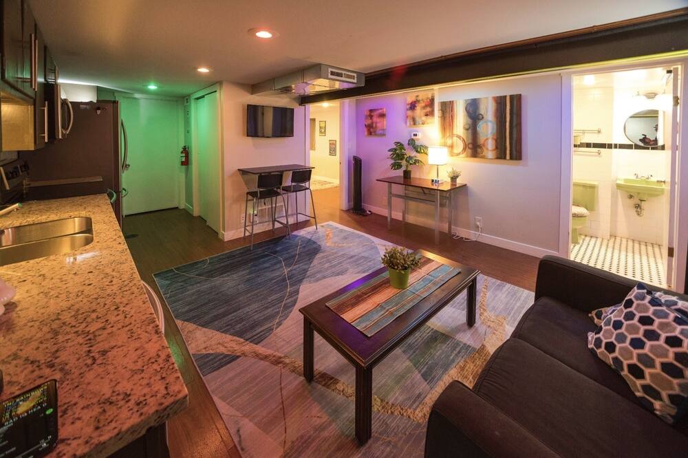 Photo of Livingroom in Sunnyside