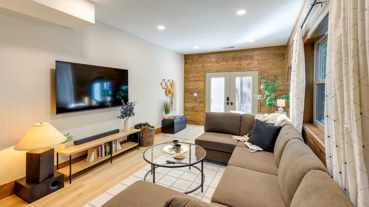 Photo of Livingroom in Saint Mary's