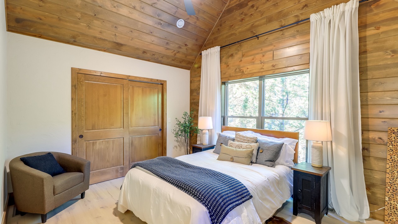 Photo of Bedroom in Saint Mary's