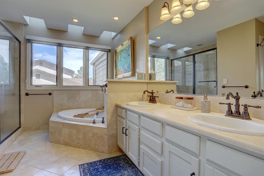Photo of Bathroom in Lakewood