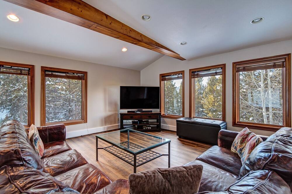Photo of Livingroom in Breckenridge Heights